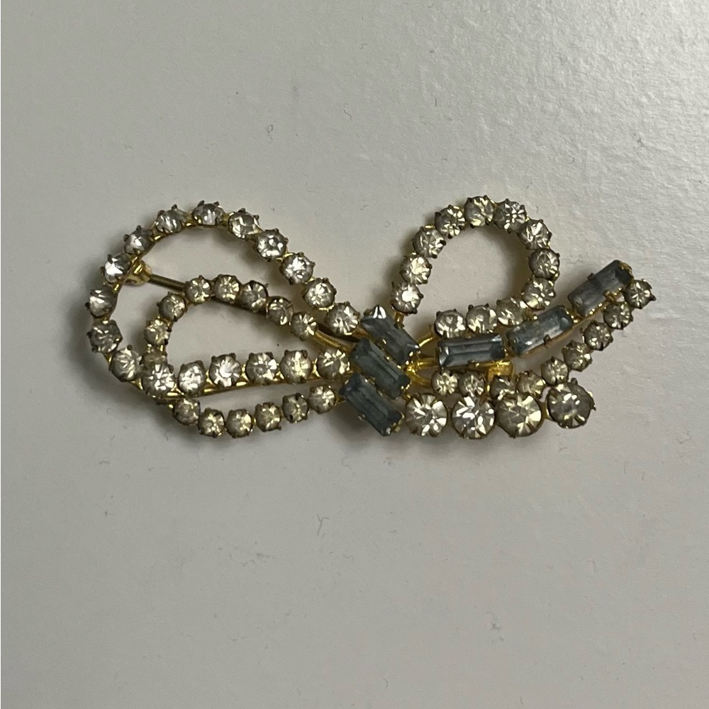 Vintage Bow Brooch